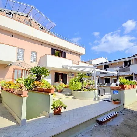 Sleeps 2 With Air Con Vila